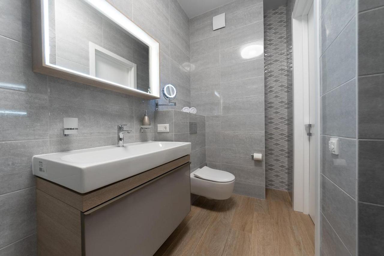 New Modern Apartments. Metro Minskaya Kiev Extérieur photo