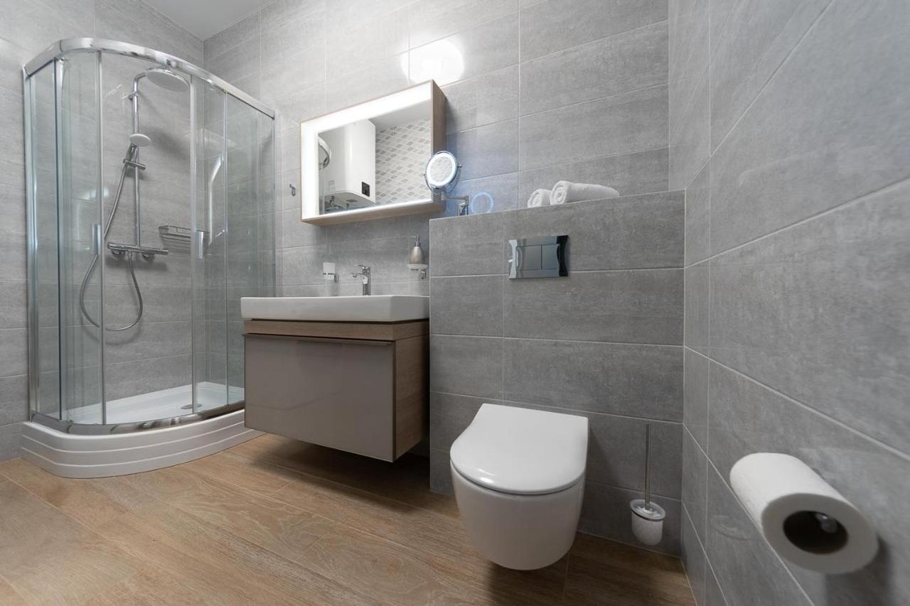 New Modern Apartments. Metro Minskaya Kiev Extérieur photo
