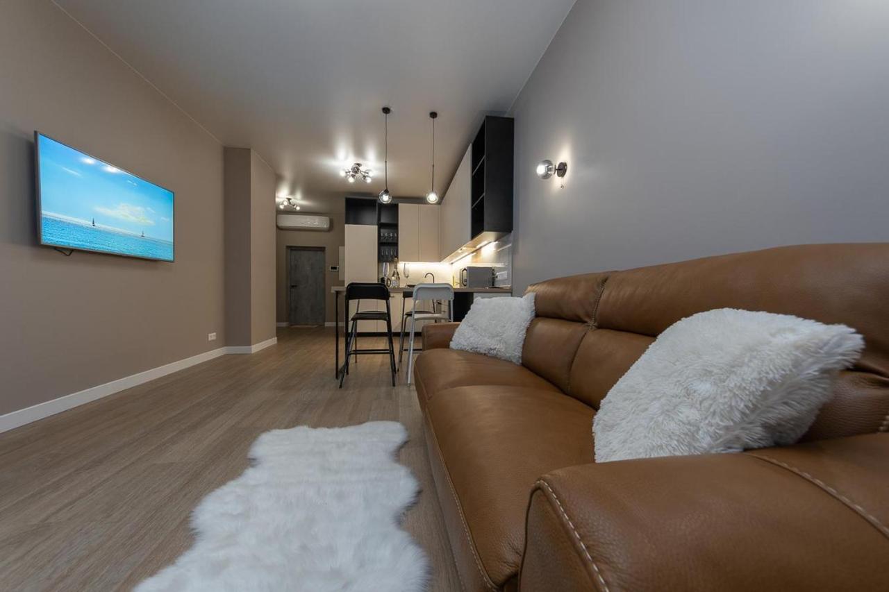 New Modern Apartments. Metro Minskaya Kiev Extérieur photo
