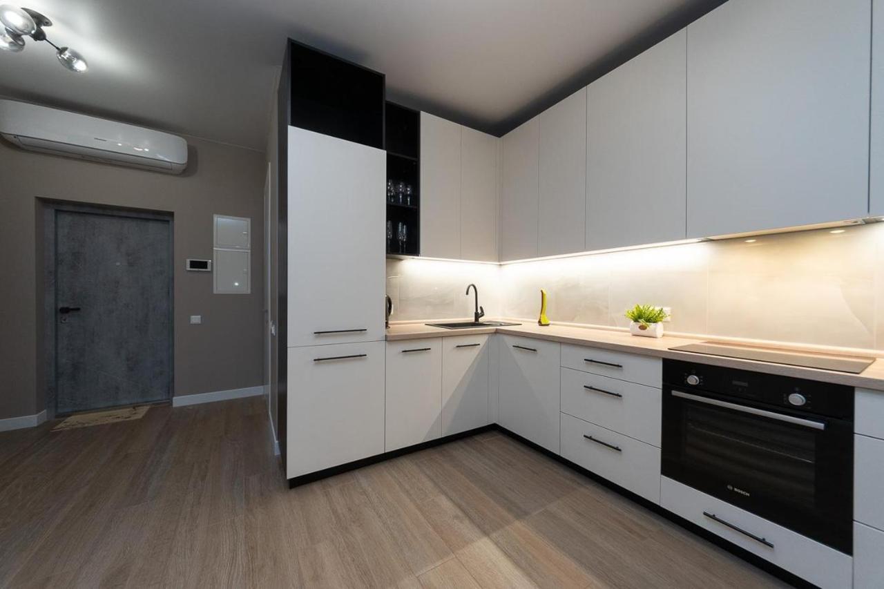 New Modern Apartments. Metro Minskaya Kiev Extérieur photo